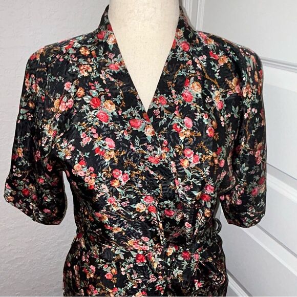 Vintage Ilese Stevens Floral Short Robe with Belt - Picture 2 of 12